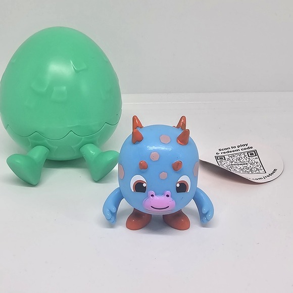 Pinata Smashlings Rainbow Pods ROBLOX Series 1 KIKI With Unused Code NEW - Picture 1 of 8